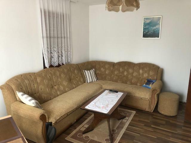 Apartman Nina Licko Petrovo Selo Экстерьер фото