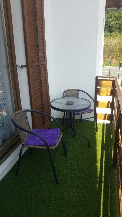 Apartman Nina Licko Petrovo Selo Экстерьер фото